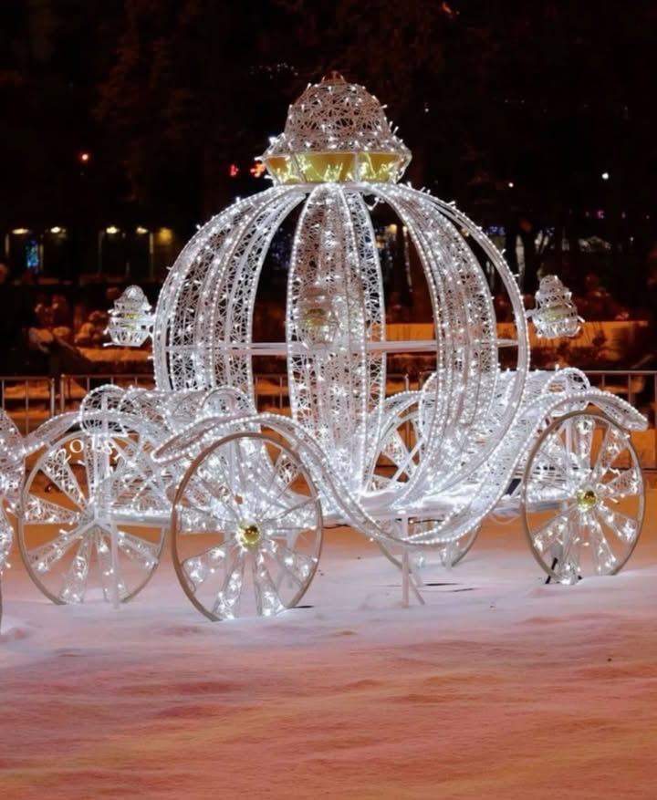 7.9ft Life size Height Fairy Princess Style Cinderella's Fantasy Pumpkin Carriage for Castle Decorating / Halloween / Baby Shower / Wedding Invitation Decor