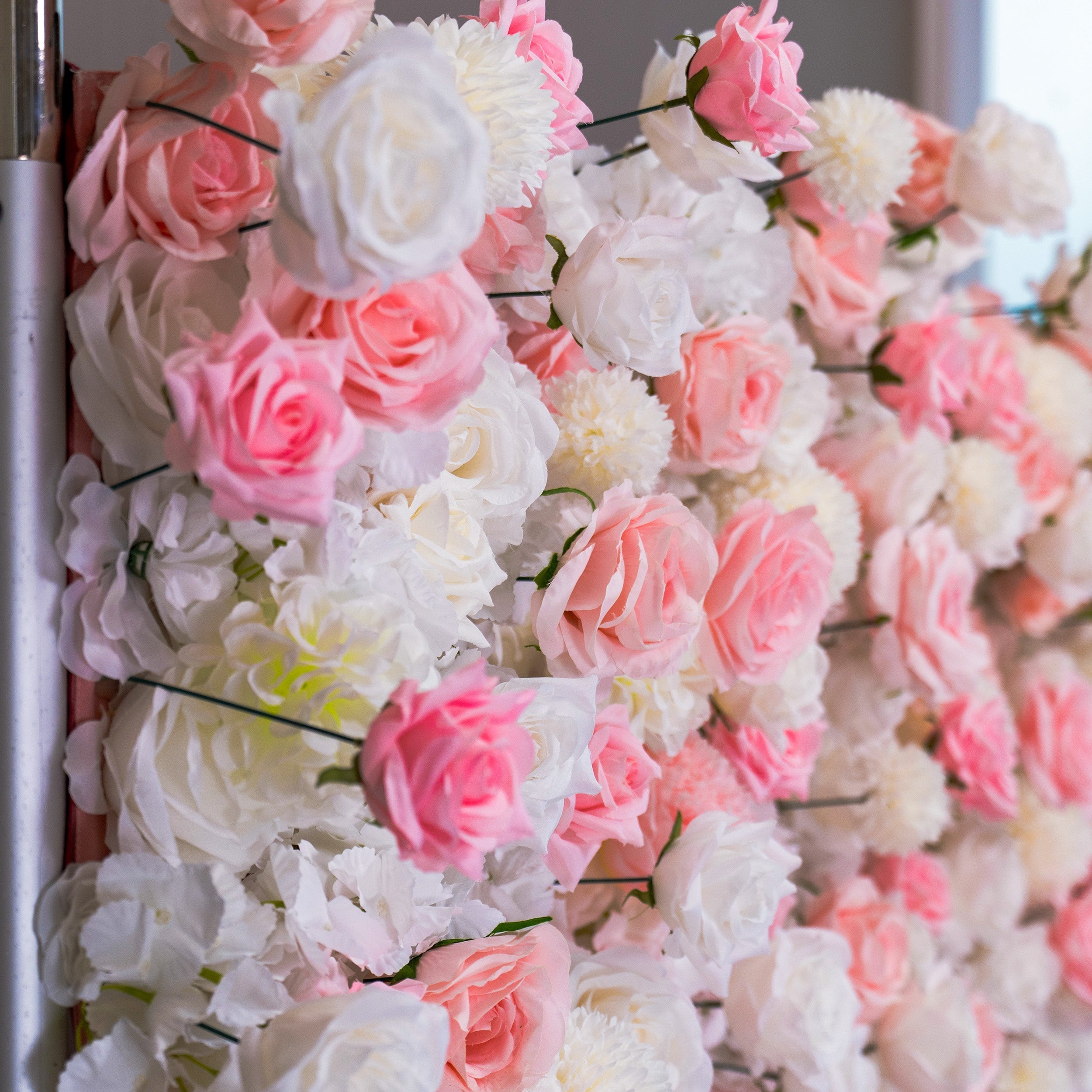 ' Exquisite Flower Wall: A Blend of Elegance and Durability with Soft Pink and White Artificial Blooms. Ideal for Weddings and Events. Easy Setup | VF-409