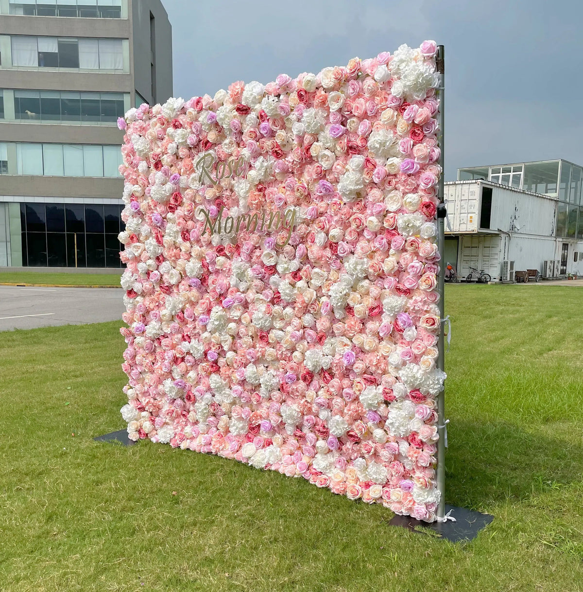 Allan：5D Fabric Artificial rolling up curtain flower wall Free Shipping