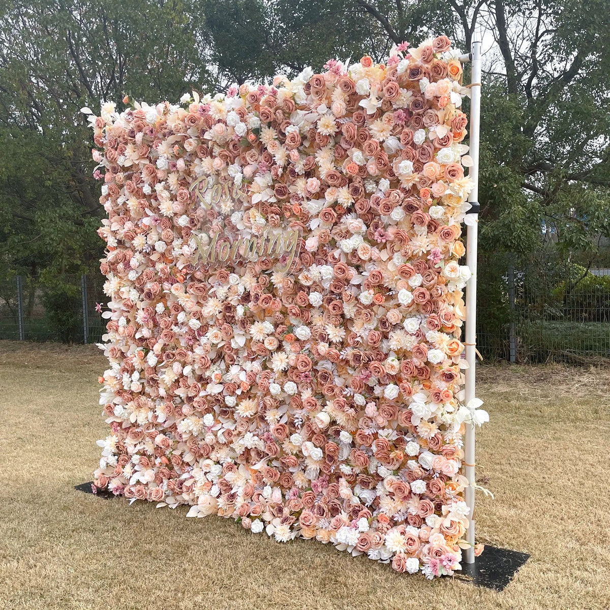 Lynn：5D Golden Fabric Artificial rolling up curtain flower wall Free Shipping