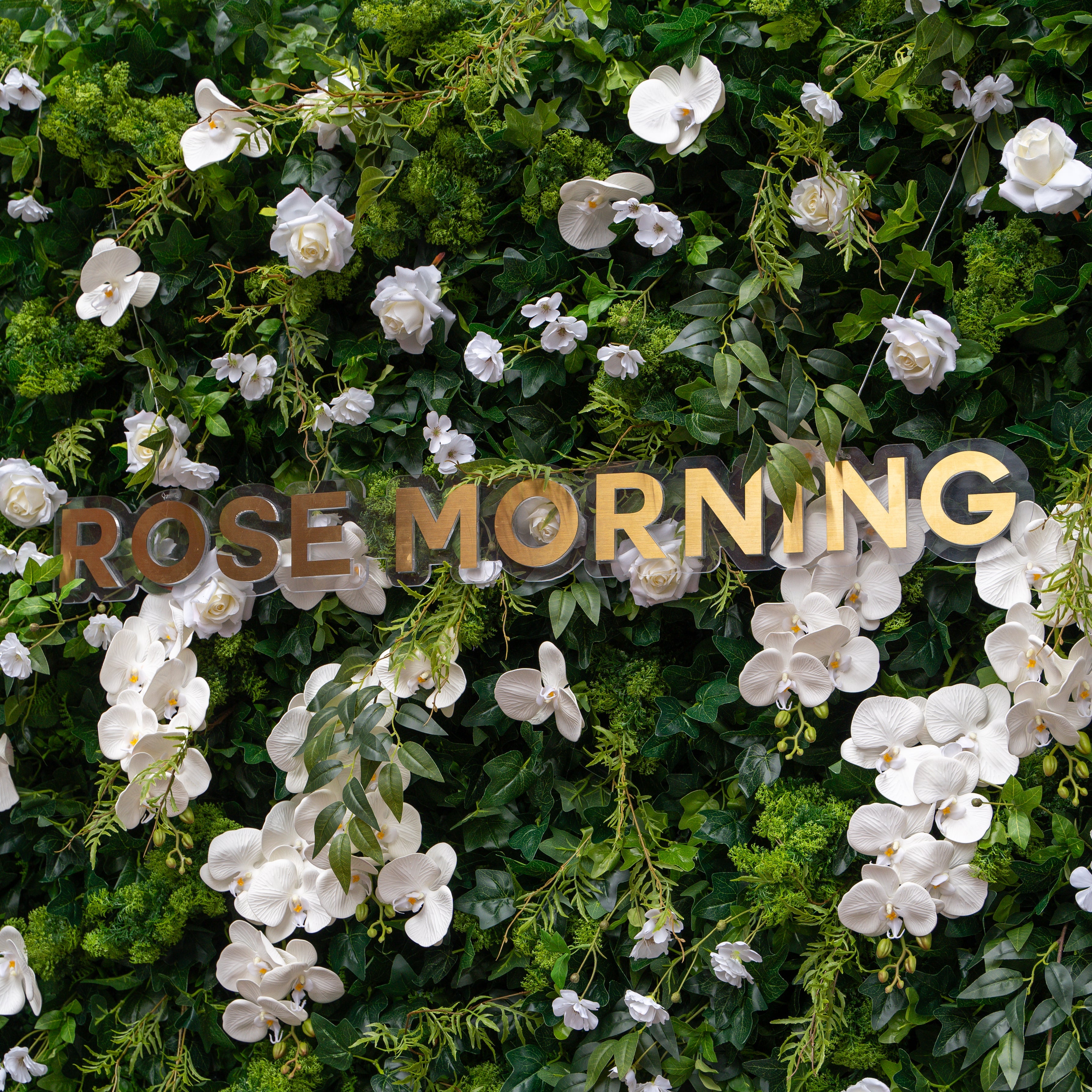 Brianna：4D Fabric Artificial rolling up curtain flower wall Free Shipping